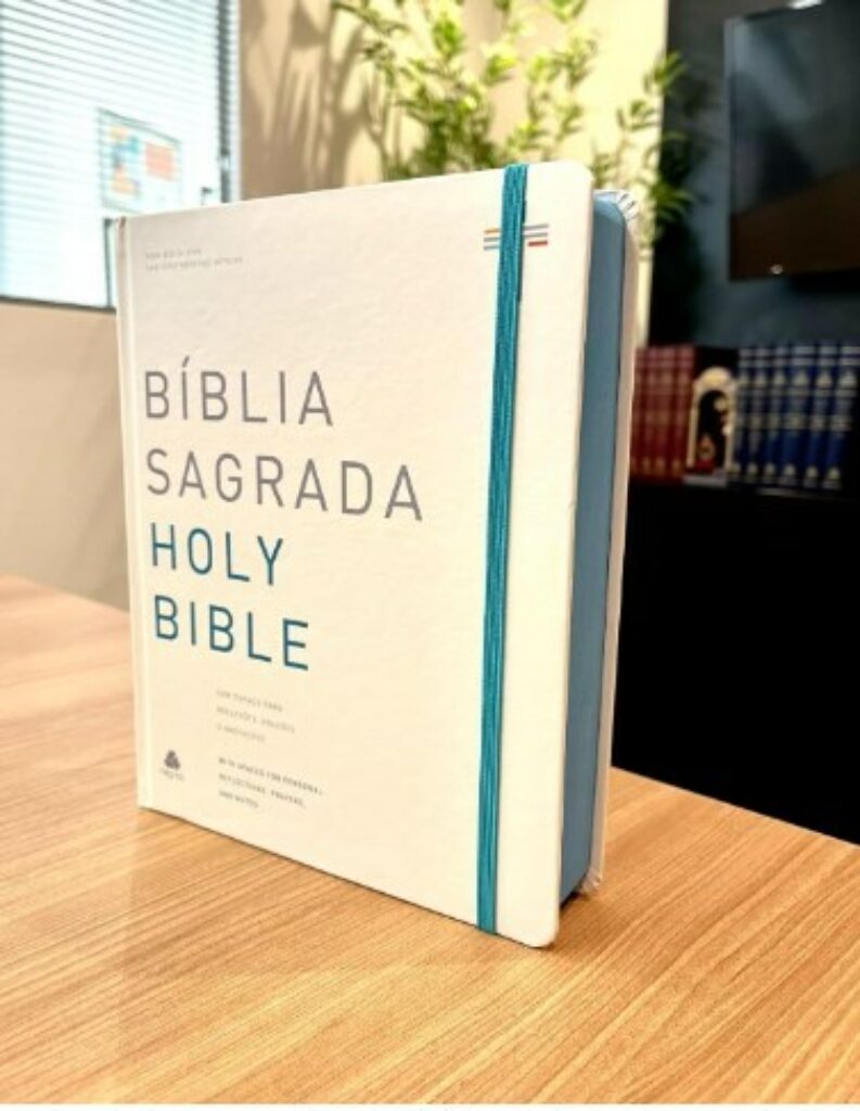 Bíblia de Estudo Holy Bible Bilingue